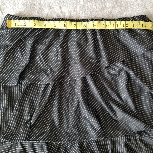 Vero MODA Metallic Striped Tiered Ruffle Mini Skirt - Picture 10 of 11